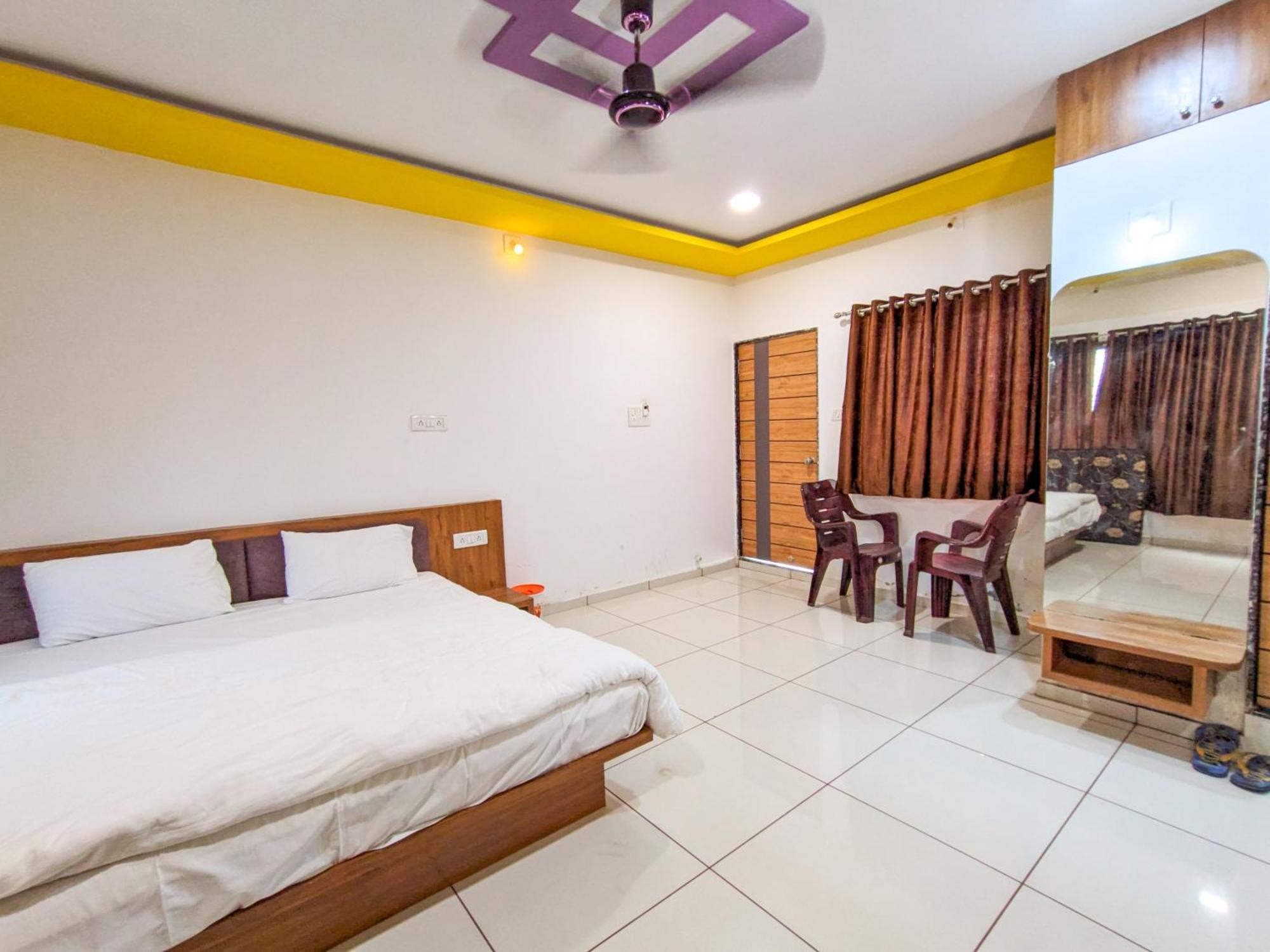Samrat Homestay Garudeshwar Exterior photo